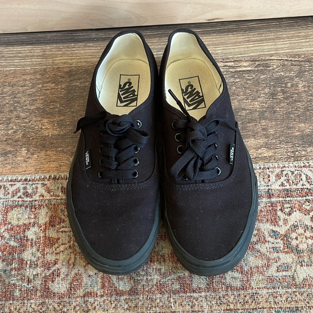 Vans Authentic All Black Skate shoes women’s size 10
